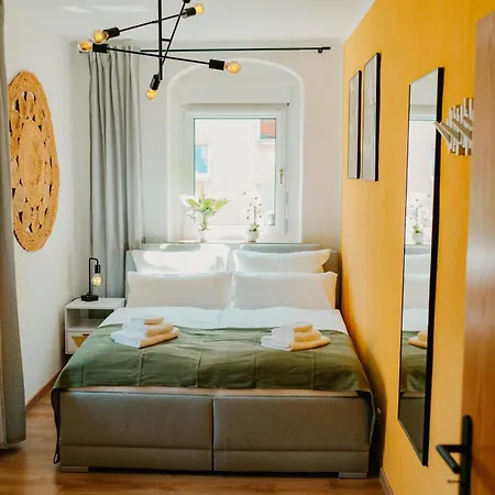 Modernes Apartment Mit Balkon Und Stellplatz Konigstein an der Elbe Exterior photo
