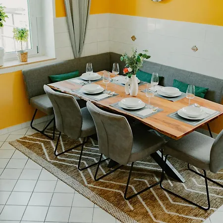 Modernes Apartment Mit Balkon Und Stellplatz Konigstein an der Elbe Exterior photo